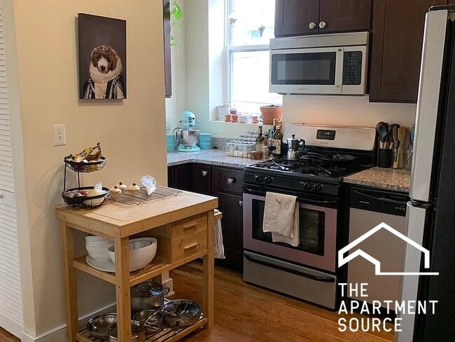 Building Photo - 850 W Fletcher St