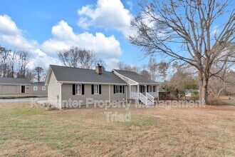 Building Photo - 3959 Lewiston Rd