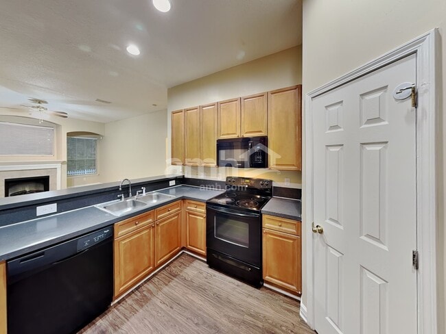 Building Photo - 3390 Victoria Lakes Dr N