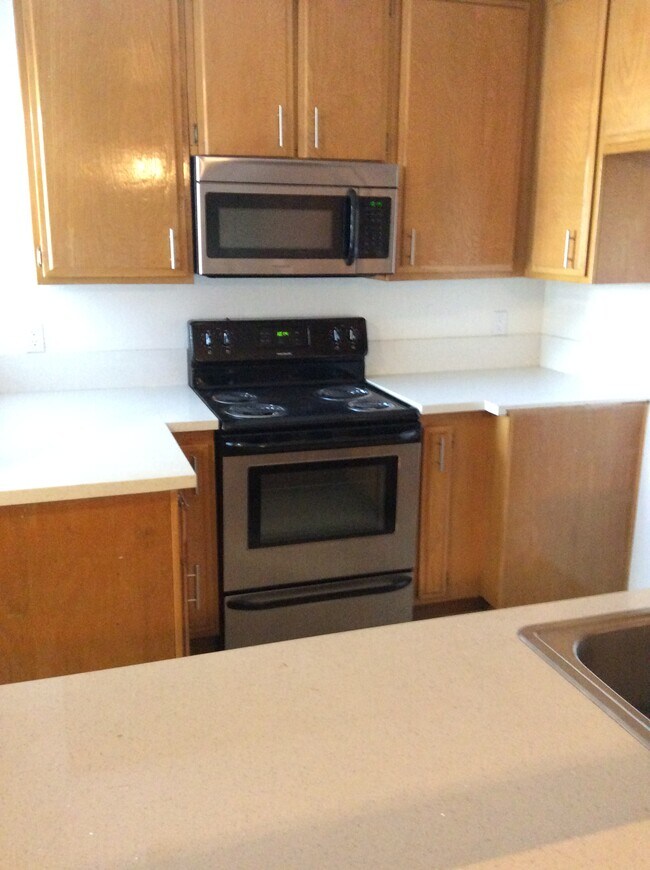 Foto del edificio - 1462 S Highland Ave