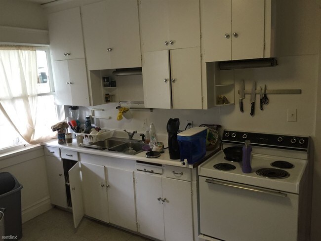 Building Photo - 2 br, 1 bath  - 201 N Ashley St # 1 #1