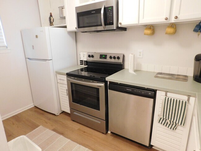 Foto del edificio - Furnished Townhome Available Now