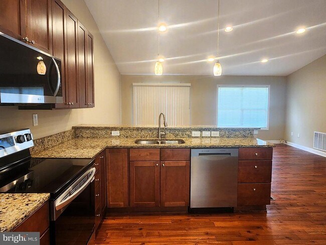 Foto del edificio - 12216 Kingsbrook St
