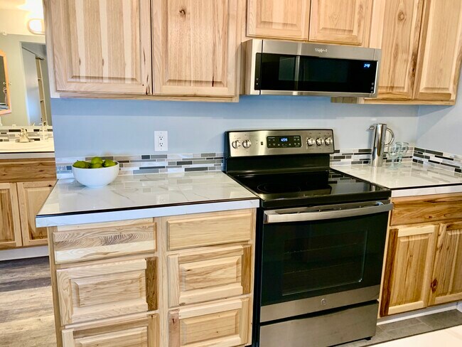 Kitchen - 2227 Canyon Blvd