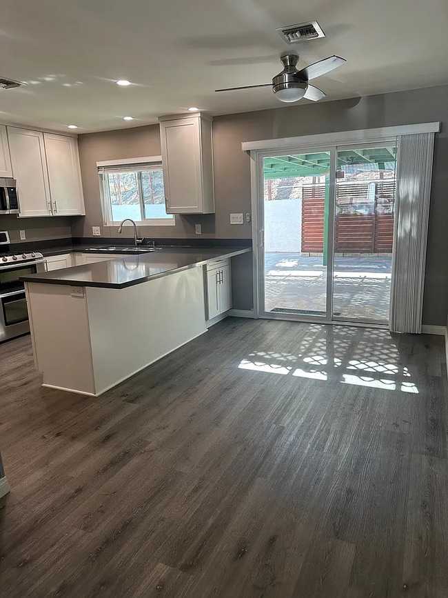 Building Photo - 4672 Edenvale Ave