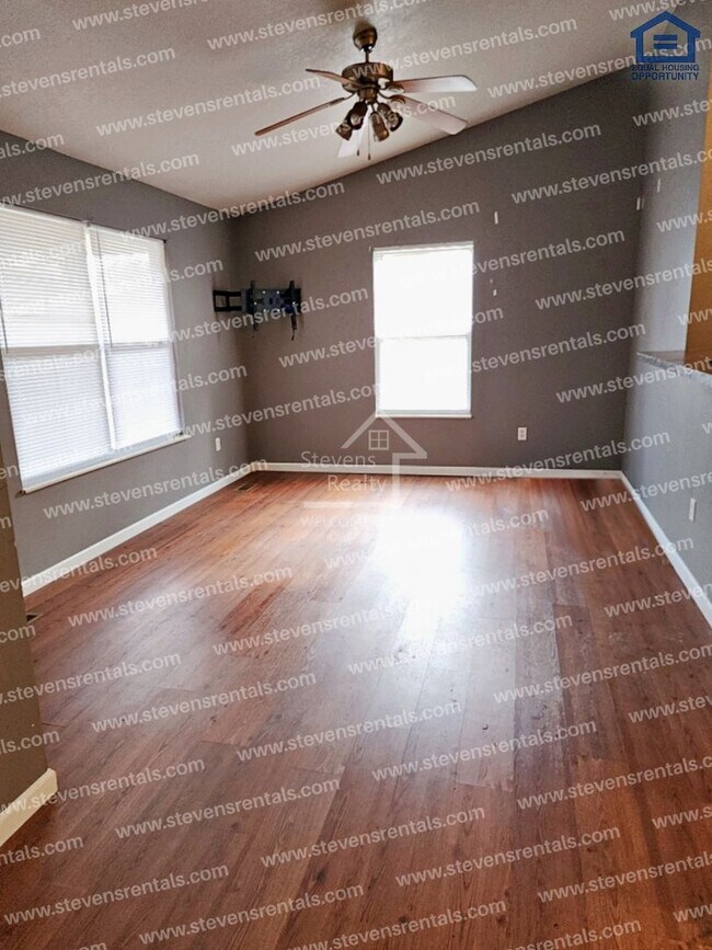Foto del edificio - 3715 Skyline Dr