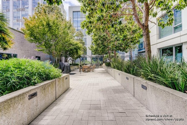 Foto del edificio - 631 Folsom St