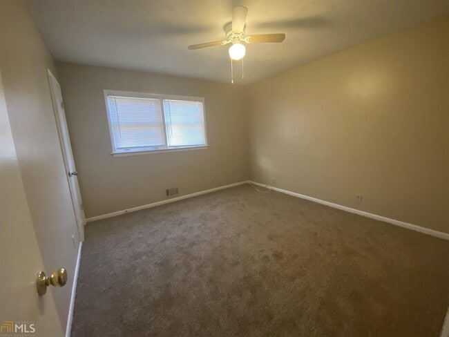 Building Photo - 2034 Deerfield Run