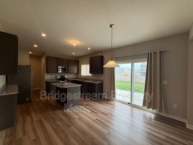 Building Photo - 766 Hunters Run Dr