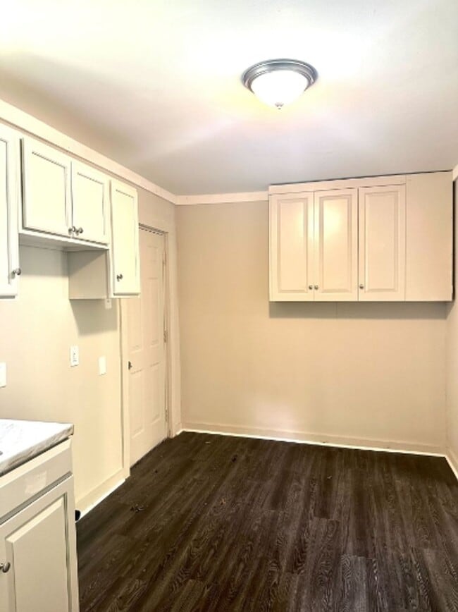 Building Photo - 328 54th St