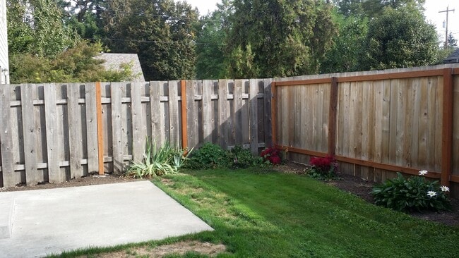 Building Photo - 3-Bedroom House in West Newberg