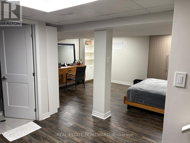 Building Photo - 33 Braeburn Dr