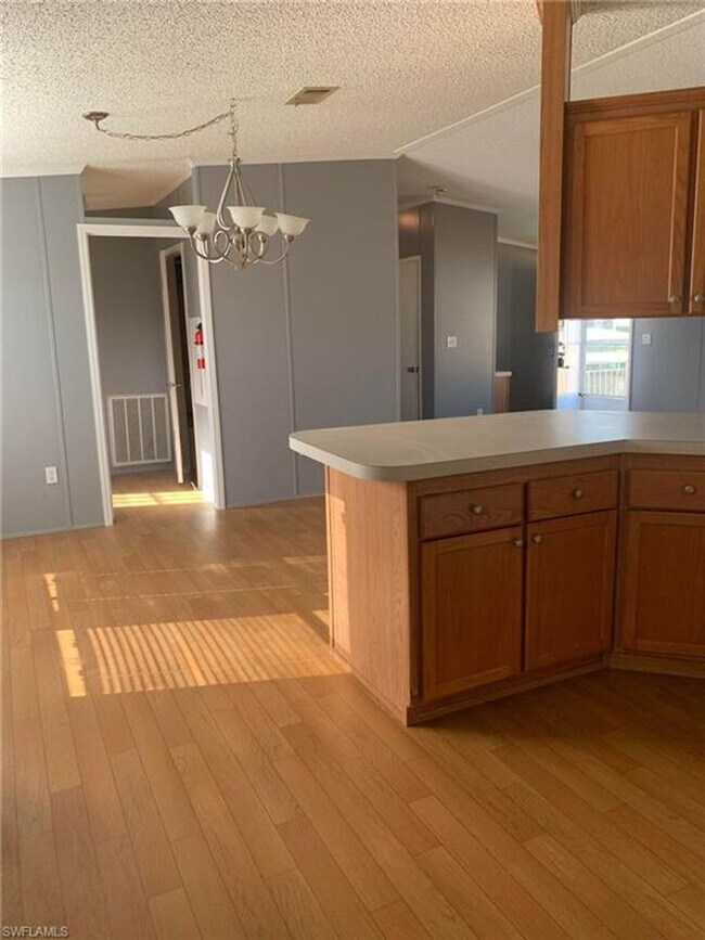 Building Photo - **FIRST MONTHS RENT FREE ** 3 Bedroom Wate...