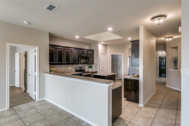 Foto del edificio - 4621 Lazy Oaks St