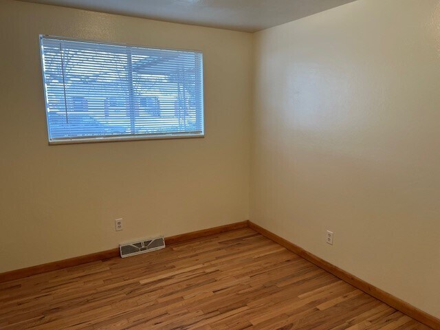Building Photo - 1212 Tulip St