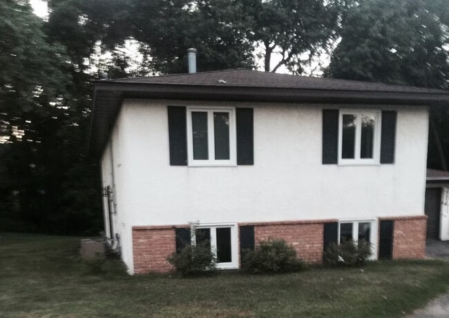 Building Photo - 2837 County Rd H2