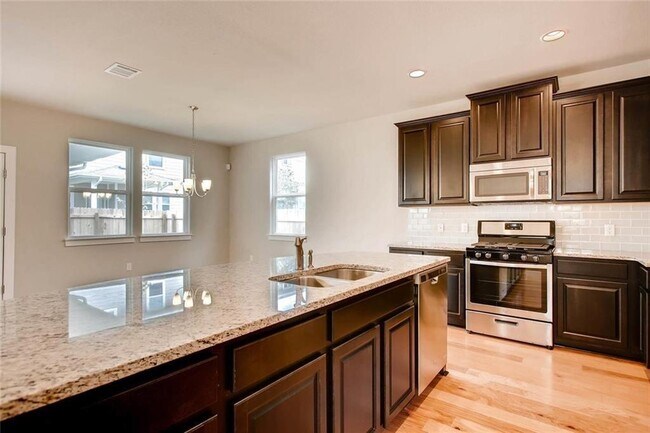 Foto del edificio - 7404 Wallach St