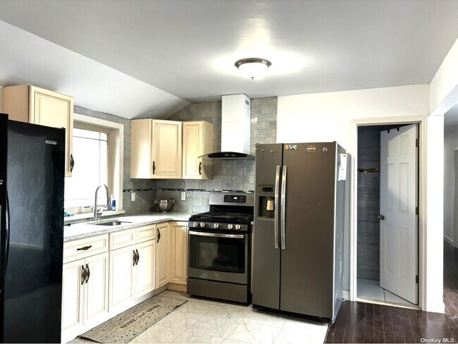 Foto del edificio - 82-52 164th Pl