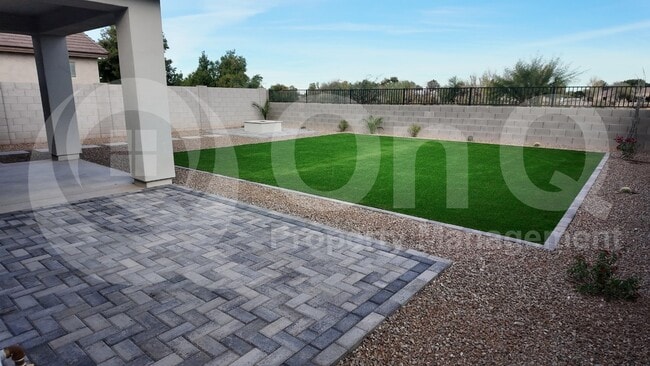 Building Photo - 760 Riparian Dr