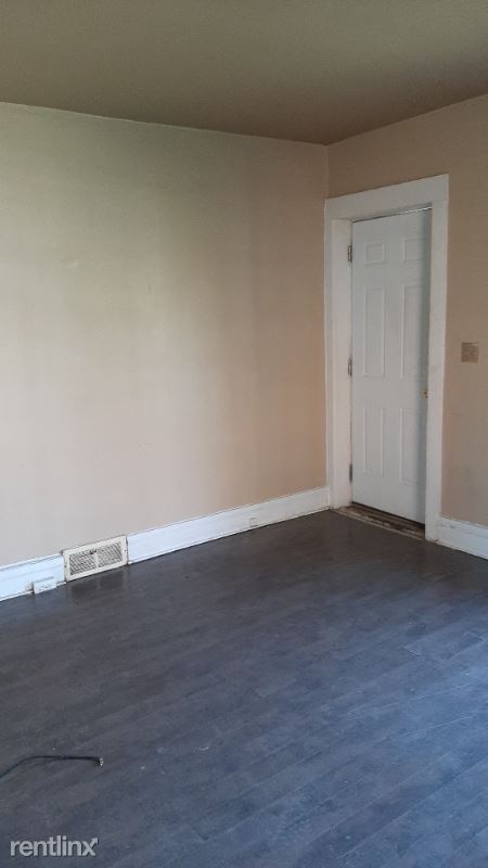 Building Photo - 2 br, 1.5 bath Townhome - 337 Shenango Blvd
