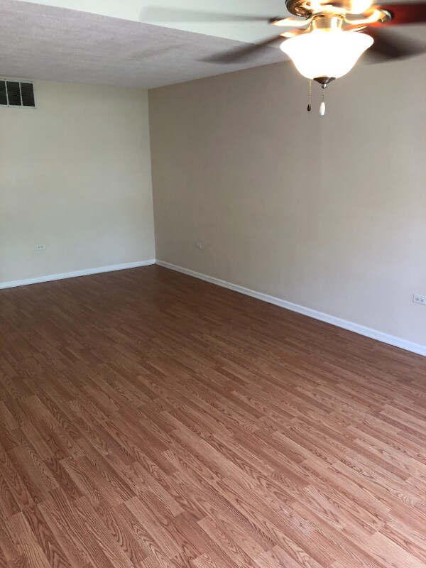 1710 Grove Ave, Schaumburg, IL 60193 Townhome Rentals in Schaumburg IL