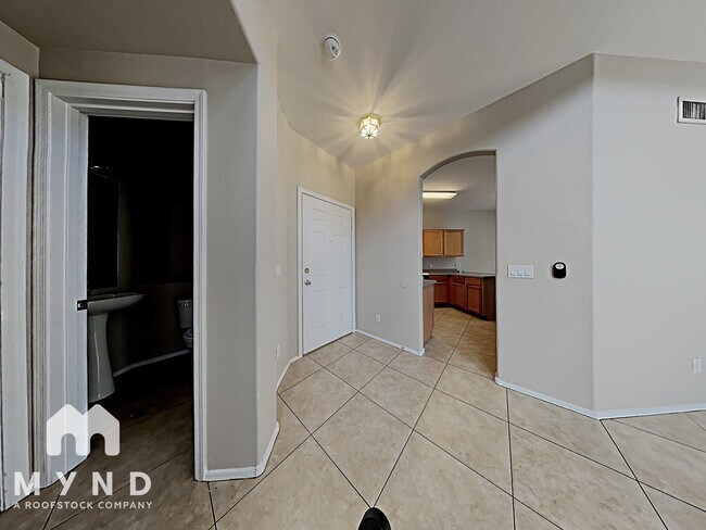 Foto del edificio - 2121 N 29th Pl