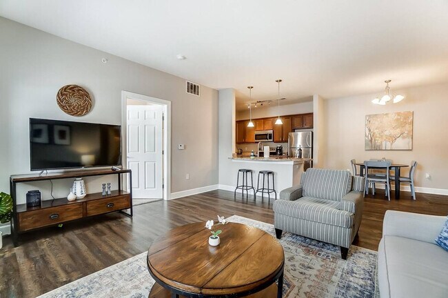 Foto del edificio - 851 Sherwood Ln