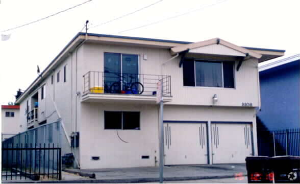 Building Photo - 8108 Olive St