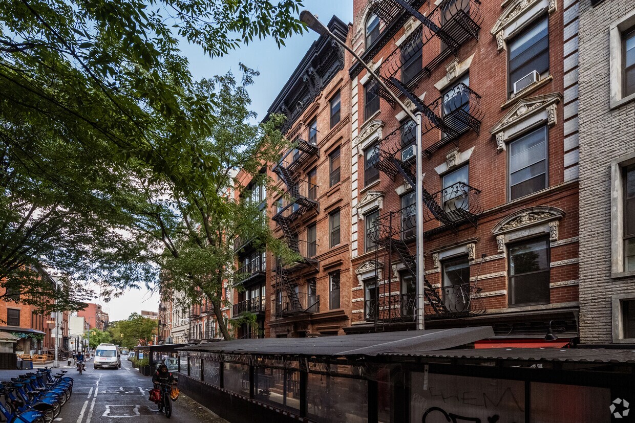 West Corner - 52 Macdougal St