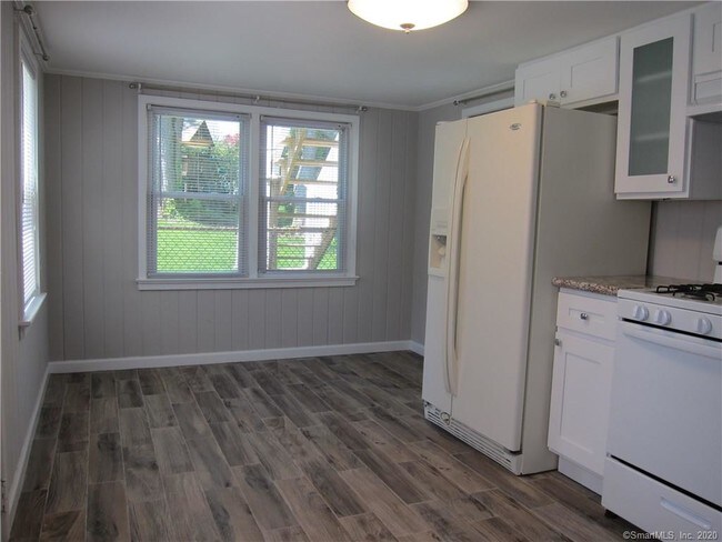 Building Photo - 36 Burritt Ave