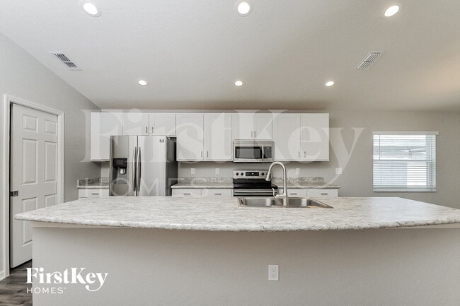 Building Photo - 851 Orleans Dr