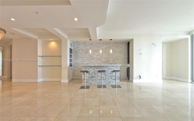 Building Photo - 848 Brickell Key Dr