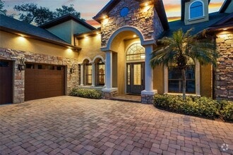 Building Photo - 4500 Stone Hedge Dr