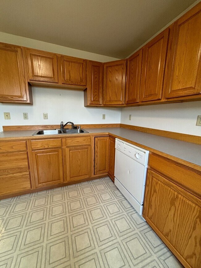 Foto del edificio - Updated 2 bedroom apartment Near St Peters