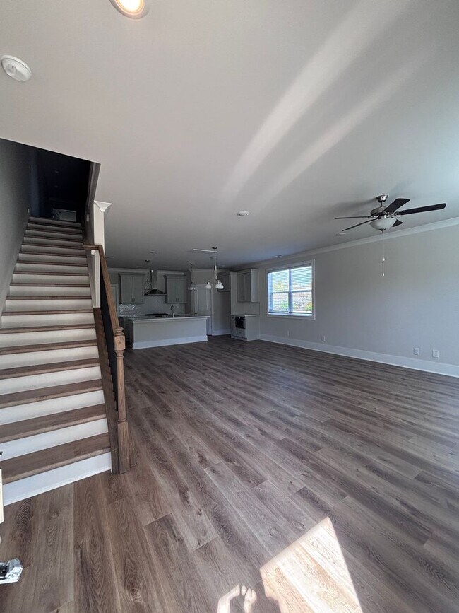 Foto del edificio - Brand new three-bedroom, 2.5-bath townhome