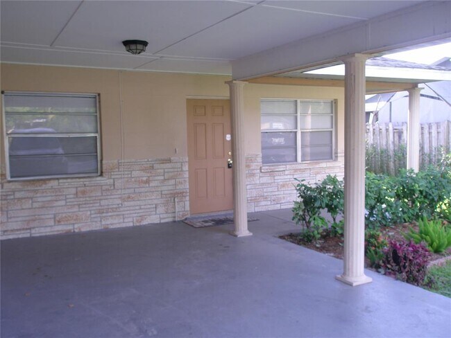 Foto del edificio - 5708 2nd St