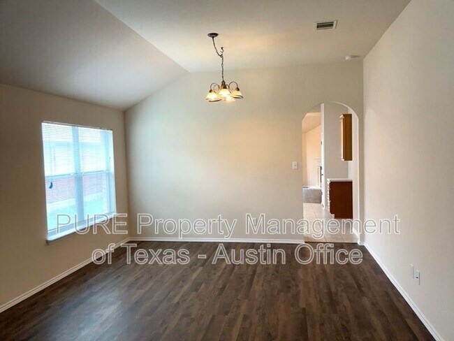 Foto del edificio - 406 Pecan Grove Dr