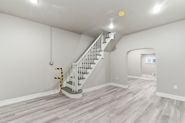 Foto del edificio - 662 N Yewdall St