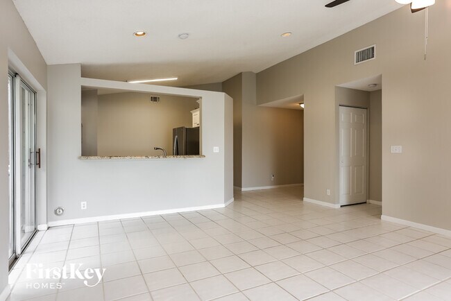 Building Photo - 3202 W Buena Vista Dr