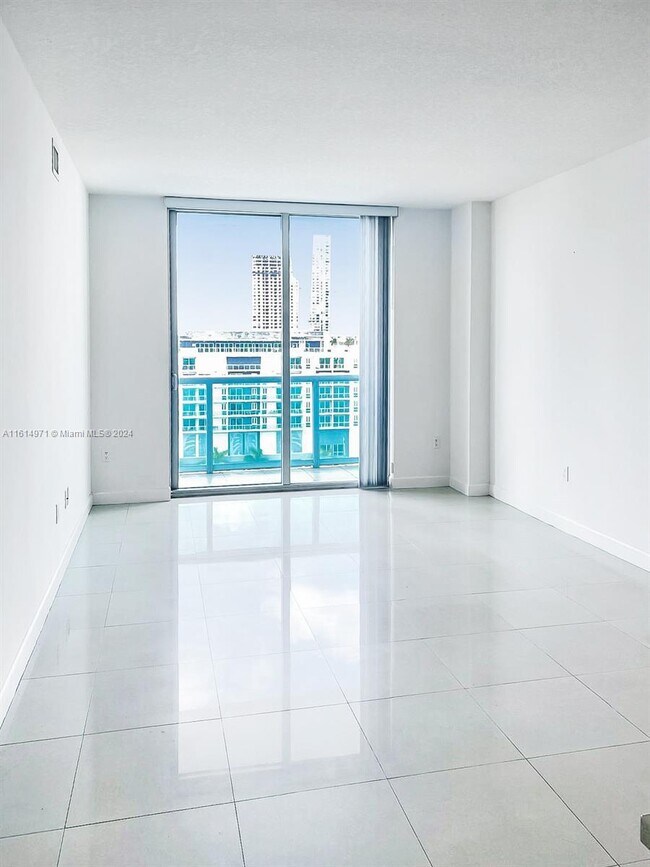 Foto del edificio - 333 NE 24th St