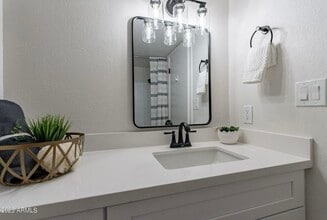 Building Photo - 4608 W Maryland Ave