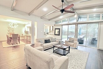 Building Photo - 10307 Willowgrove Dr