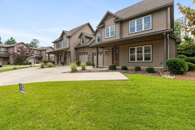 Foto del edificio - 126 Pinebranch Ct