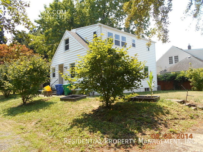 Foto del edificio - Spacious Cape Cod Home