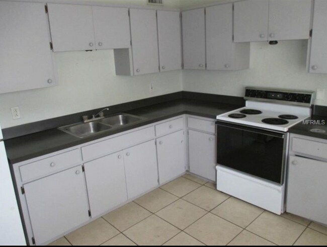 Foto del edificio - 3 Bedroom 1.5 Bathroom Home For Rent - Clo...