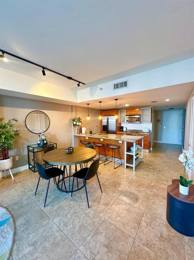 Foto del edificio - 185 SW 7th St