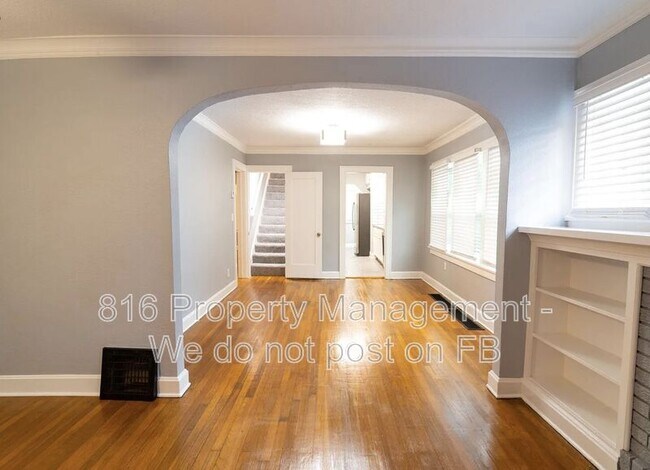 Foto del edificio - 5815 Euclid Ave E