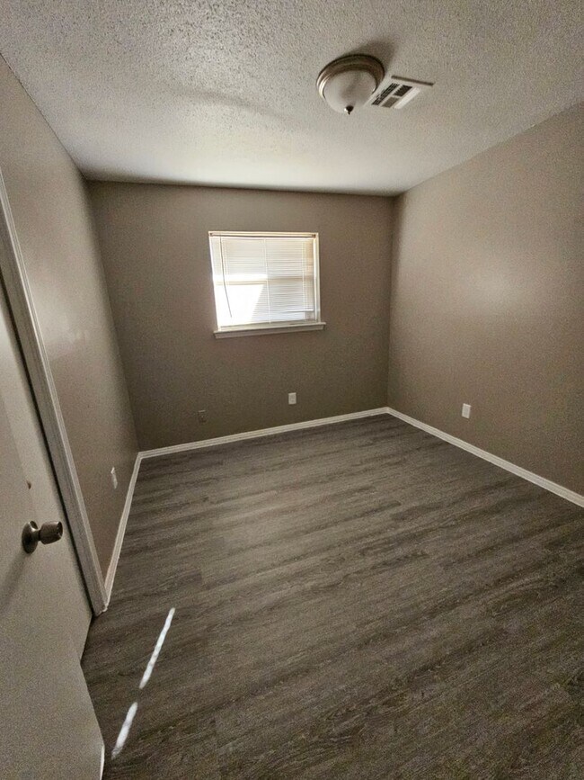Foto del edificio - Spacious 3 Bedroom House in Del City
