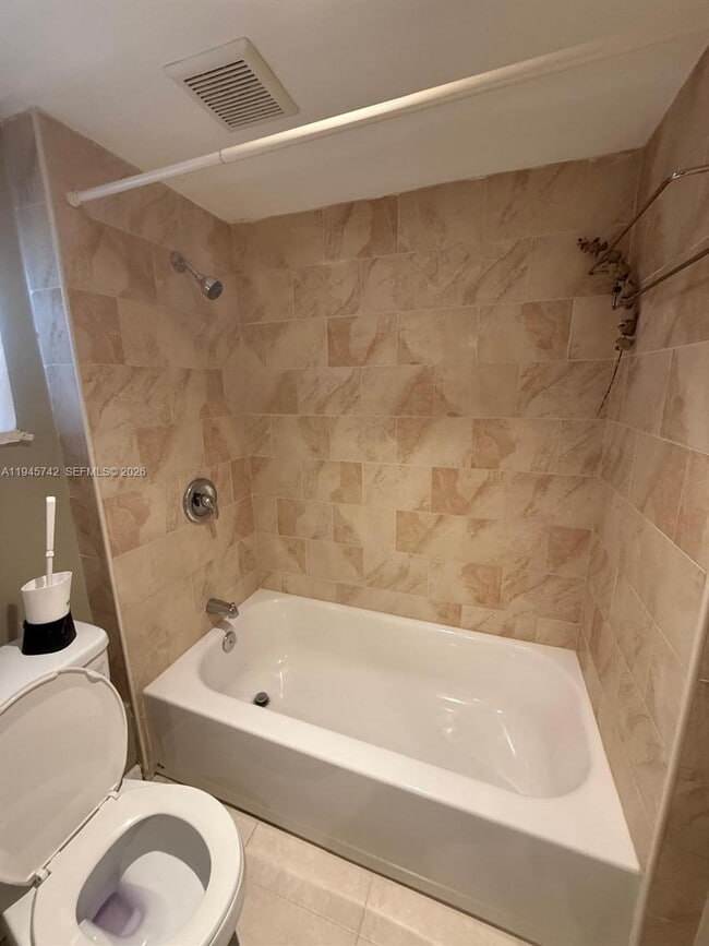 Foto del edificio - 2140 NE 183rd St