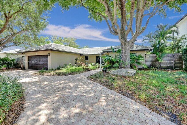 Foto del edificio - 3100 NE 56th Ct